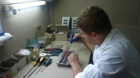 Процесс сборки стабилизаторов напряжения SYSTEMS Стабилизаторы напряжения Севастополь