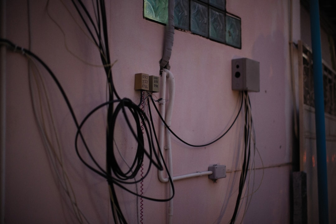 Найкращі лайфхаки для економії електроенергії з сучасними технологіями